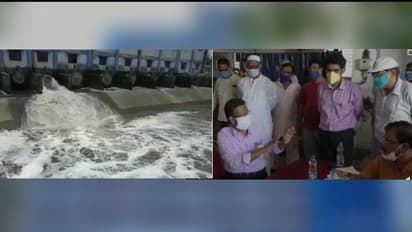 প্রতি বর্ষায় জলে ডোবে বেহালা, তাই নিকাশি ব্যবস্থা পরিদর্শনে হাজির ফিরহাদ হাকিম