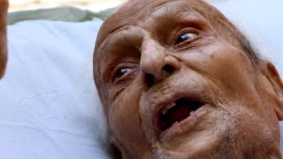 যোগীর রাজ্যে ৯৪-এর বৃদ্ধই অনুপ্ররনা, সোশ্যাল মিডিয়ায় বার্তা জেলা শাসকের