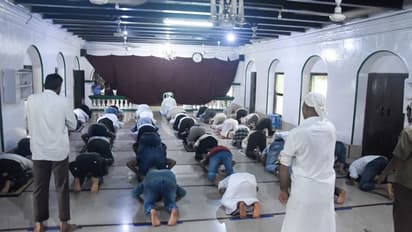 3 ಪಾಳಿಯಲ್ಲಿ ನಮಾಜ್ : ಕಡ್ಡಾಯ ರೂಲ್ಸ್ - ಇಲ್ಲೆಲ್ಲಾ ಮಸೀದಿ ಬಂದ್