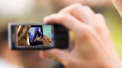 నగ్నంగా వీడియో పంపింది.. వారం రోజుల్లోనే రూ.3లక్షలు కాజేసి..