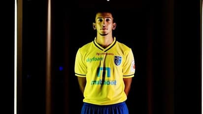 'സഹലിന് 90 ലക്ഷം മാത്രം ട്രാൻസ്ഫർ ഫീ'! എന്നാ സ്റ്റേഡിയം കൂടി തൂക്കിവില്ക്ക്'; ബ്ലാസ്റ്റേഴ്സിനെതിരെ ഫാന്സ്