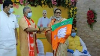 അമിത് ഷായുടെ വിര്ച്വല് റാലിക്ക് പിന്നാലെ ബംഗാളിലെ മുന് ഇടത് നേതാവ് ബിജെപിയിലേക്ക്