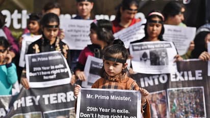 లోయ‌ను ఖాళీ చేయాలంటూ కాశ్మీరీ పండిట్ల‌కు బెదిరింపు లేఖ‌లు.. 1990 నాటి ప‌రిస్థితుల మ‌ధ్య భ‌యాందోళ‌న‌లు