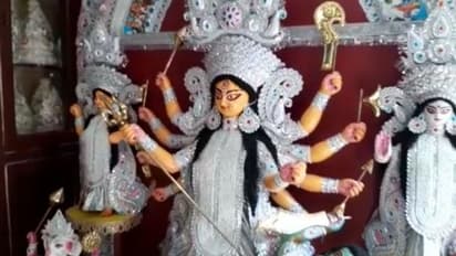 কুমোরটুলিতে পুজোর পরশ, উমা যাচ্ছেন সপরিবারে ক্যাঙ্গারুর দেশে