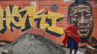 ഉരുളുന്ന തലകള്; ഉയരുന്ന മാലാഖ