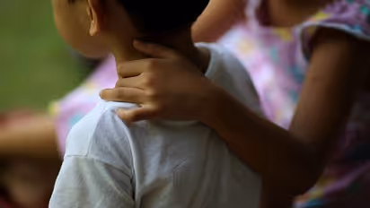 शर्मनाक! यहां 42 साल की महिला टीचर ने नाबालिग छात्र के साथ बनाया यौन संबंध, मचा बवाल