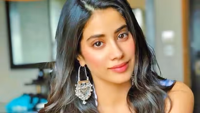 श्रीदेवी की बेटी बोली, घर में 3 कोरोना पॉजिटिव मिले तो मैं डर गई थी, किचन में भी ग्लव्स पहनकर जाती थी