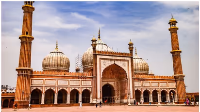 ആശങ്കയായി കൊവിഡ് വ്യാപനം; ജൂൺ എട്ടിന് തുറന്ന ദില്ലി ജുമാമസ്ജിദ് അടച്ചു