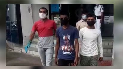 নিউটাউনের হোটেলে নিয়ে গিয়ে আকন্ঠ মদ্য়পান,  রাতভোর ধর্ষণ নাবালিকাকে