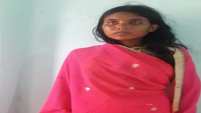 डायनामाइट से MLA का घर उड़ाने वाली नक्सली गिरफ्तार, इंसास राइफल से दागती है गोलियां, धमकाकर की थी शादी