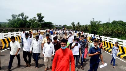 ಡೆಡ್‌ಲೈನ್‌ಗಿಂತ 8 ತಿಂಗಳ ಮೊದಲೇ ಸೇತುವೆ ಉದ್ಘಾಟಿಸಿದ ಸಂಸದ