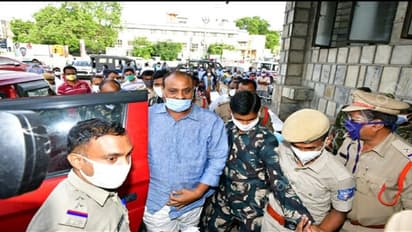 అర్థరాత్రి భలే ట్విస్ట్: అచ్చెన్నాయుడి కేసులో హైడ్రామా