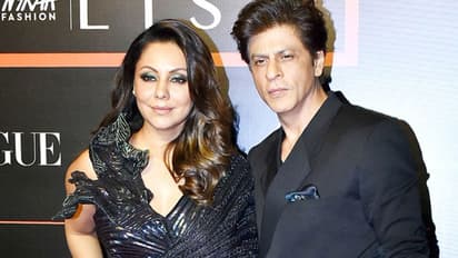 'কাজে নয়, নামেই মুসলিম', গণেশ পুজোয় কপালে মঙ্গলটিকা, ধর্ম নিয়ে তোপের মুখে শাহরুখ