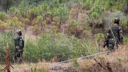 Jammu and Kashmir: Indian Army soldier martyred in cross border firing along LoC, International border
