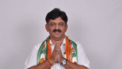 ವಿಭಿನ್ನ ರೀತಿಯಲ್ಲಿ ರಾಜಕೀಯ ಶಕ್ತಿ ಪ್ರದರ್ಶನ: ಲೇಟ್ ಆದ್ರೂ ಲೆಟೆಸ್ಟ್ ಡಿಕೆಶಿ