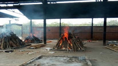 Coronavirus: After Delhi, Indore hospital exchanges bodies; police complaint filed