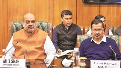 കൊവിഡ് പിടിയിൽ ദില്ലി: അടിയന്തര പരിഹാരം വേണമെന്ന് പ്രധാനമന്ത്രി, 20,000 കിടക്കകൾ ഉടൻ