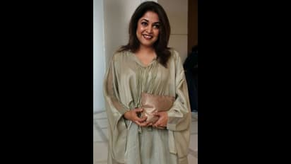 ನಟಿ ರಮ್ಯಕೃಷ್ಣ ಕಾರಲ್ಲಿ 100 ಮದ್ಯದ ಬಾಟಲ್‌ ಪತ್ತೆ; ಅಕ್ರಮ ಸಾಗಾಟದ ಶಂಕೆ ?