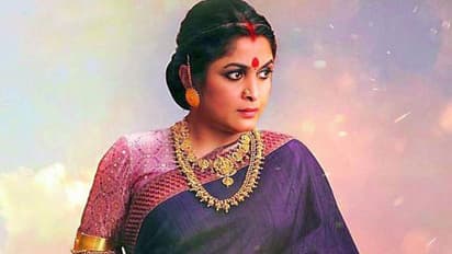 'बाहुबली' की मां 'शिवगामी' पुलिस कस्टडी में, कार में मिली थी शराब और बीयर की इतनी बोतलें