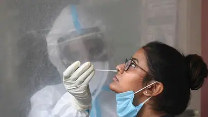 কোভিড রোগী ফেরালেই লাইসেন্স বাতিল, হাসপাতালগুলিকে হুঁশিয়ারি রাজ্য়ের