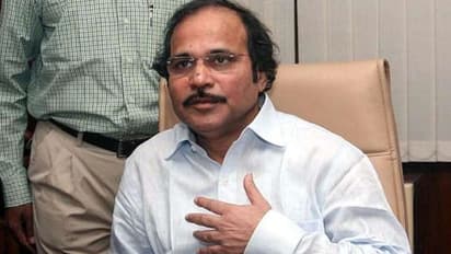 কংগ্রেসের হারানো সম্মান ফেরাতে পারে গান্ধীরাই, সনিয়া-রাহুলের পাশেই দাঁড়ালেন অধীর চৌধুরী