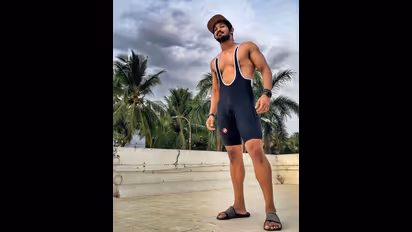 Nakkhul retaliator post : மனைவியை கலாய்த்த நபருக்கு பதிலடி கொடுத்த நகுல்...