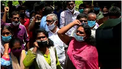 പന്ത്രണ്ടുവയസുകാരിയുടെ ആത്മഹത്യ; അമ്മയെ അറസ്റ്റ് ചെയ്യണമെന്ന് ആവശ്യപ്പെട്ട് പ്രതിഷേധം