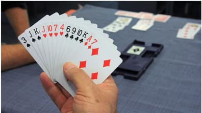 বাচ্চার মানসিক বিকাশ ঘটাতে ভরসা করুন Card Games-এর ওপর, রইল ১০টি উপকারের খোঁজ