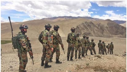 লাদাখে এবার বাজল যুদ্ধের ডঙ্কা, জেনে নিন গত একমাসে কোন পথে এগিয়েছে ভারত-চিন সম্পর্ক