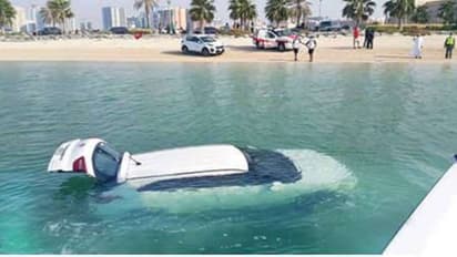 ബ്രേക്കിന് പകരം യുവതി ചവിട്ടിയത് ആക്സിലേറ്റര്, കാര് വീണത് കടലില്!