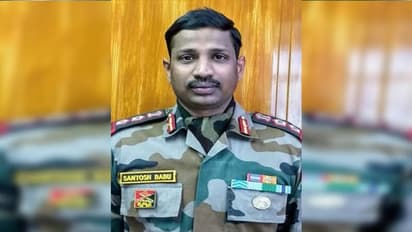 পুরো দেশ জানলেও তিনি খবর পেলেন অনেক পরে, কী বলছেন শহিদ সন্তোষবাবুর মা