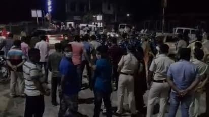 সাগর দত্তকে কোভিড হাসপাতাল করায় বিক্ষোভ, পুলিশের ব্য়াপক লাঠিচার্জ