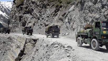 ಚೀನಾದಿಂದ ದೈತ್ಯ ಉಪಕರಣ, ಸಾವಿರಾರು ಯೋಧರ ರವಾನೆ:  ಚೀನಿಯರು ಕಾಲಿಟ್ಟರೆ ದಾಳಿಗೆ ಕೇಂದ್ರ ಸೂಚನೆ