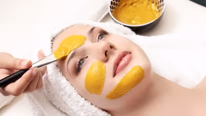 ചർമ്മത്തിന്റെ തിളക്കം എന്നും നില നിർത്താം; വീട്ടില്‍ തയ്യാറാക്കാം ആറ് 'നാച്വറല്‍' ഫേസ് പാക്കുകൾ