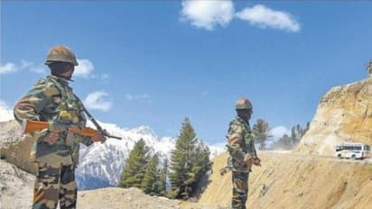 #UnmaskingChina; இருக்க இடம் கேட்டு, பிறகு படுக்க பாய் கேட்கும் சீனா ..!! ரத்தம் கொதிக்கும் இந்திய ராணுவம்..!!