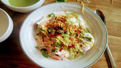 কম খরচে স্বাস্থ্যকর জলখাবার যা সুস্থ রাখবে শরীরও, চটপট করে বানিয়ে নিন দই বড়া