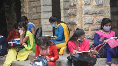 അവസാന വർഷ സർവ്വകലാശാല പരീക്ഷകൾ മാറ്റിവച്ചേക്കും; യുജിസിക്ക് കേന്ദ്ര നിർദ്ദേശം