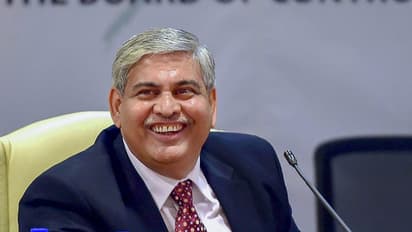 আইসিসির চেয়ারম্যান পদ থেকে সরে দাঁড়ালেন শশাঙ্ক মনোহর,শুরু সৌরভ গঙ্গোপাধ্য়ায়কে নিয়ে জল্পনা