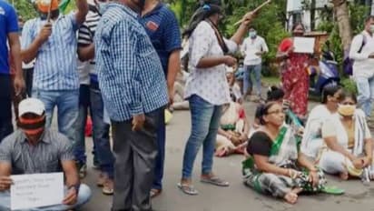 ভারতীয় সেনার মৃত্যুতে প্রতিবাদ, সল্টলেকে চিনা রাষ্ট্রদূত ভবনের সামনে বিজেপির বিক্ষোভ