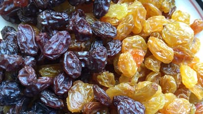 Beauty Tips: ಬೇಸಿಗೆಯಲ್ಲಿ ಕಪ್ಪು ದ್ರಾಕ್ಷಿಯ ಈ ಫೇಸ್ ಪ್ಯಾಕ್ ಹಚ್ಚಿ ಸಖತ್ತಾಗಿ ಮಿಂಚಿ 