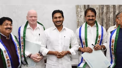 అనుకున్నదే: రాజ్యసభ ఎన్నికల్లో వైసీపీ క్లీన్ స్వీప్, వర్ల ఓటమి