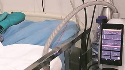 കാണാൻ വന്ന വീട്ടുകാർ വെന്റിലേറ്ററിന്റെ പ്ലഗ് ഊരി കൂളർ കുത്തി, കൊവിഡുണ്ടെന്ന് സംശയിച്ചിരുന്ന രോഗി മരിച്ചു