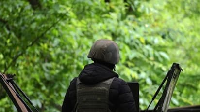 കശ്മീരില് വെടിനിര്ത്തല് കരാര് ലംഘിച്ച് പാകിസ്ഥാന്; ഇന്ത്യന് സൈന്യം തിരിച്ചടിക്കുന്നു