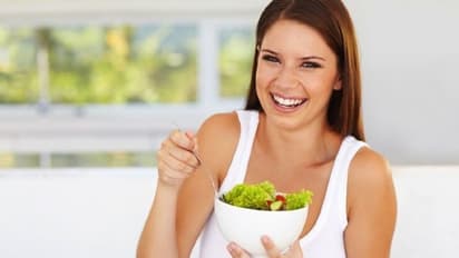 വിശക്കുമ്പോള് 'മൂഡ്' പോകുന്നതും കഴിക്കുമ്പോള് 'ഹാപ്പി'യാകുന്നതും വെറുതെയല്ല...