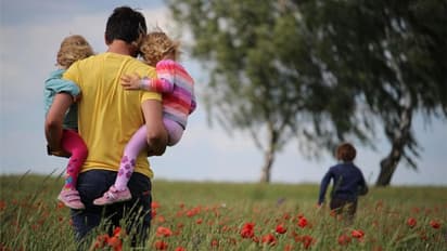 Father's Day 2022 : ఈ ఫాదర్స్ డేకి.. మీ నాన్నను ఈ బహుమతితో సర్ ఫ్రైజ్ చేయండి..