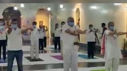 যোগের জাদুতে মিলবে 'মানসিক দৃঢ়তা', আন্তর্জাতিক যোগ দিবসে রাজভবনে স্বস্ত্রীক রাজ্যপাল