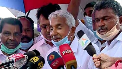 'കോണ്‍ഗ്രസിനെ ദുര്‍ബലപ്പെടുത്താമെന്ന് കരുതേണ്ട'; കൂടുതല്‍ പ്രതികരണവുമായി ഉമ്മന്‍ചാണ്ടി