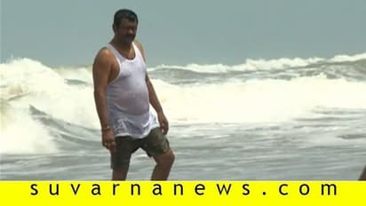 ಗೋಕರ್ಣ ಬೀಚ್ನಲ್ಲಿ ಶಾಸಕ ಸಮುದ್ರ ಸ್ನಾನ, ಜಪ..!