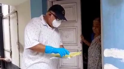 అధికారుల ఓవరాక్షన్.. ఇంటిపన్ను కట్టలేదని.. తలుపులు పీకి, అద్దెకున్నవారి కుర్చీలు, టీవీలు తీసుకెళ్లి...