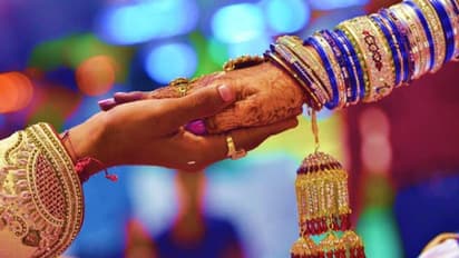 పెళ్లి తెచ్చిన తంటా..176మందికి కరోనా, ఏడుగురి మృతి